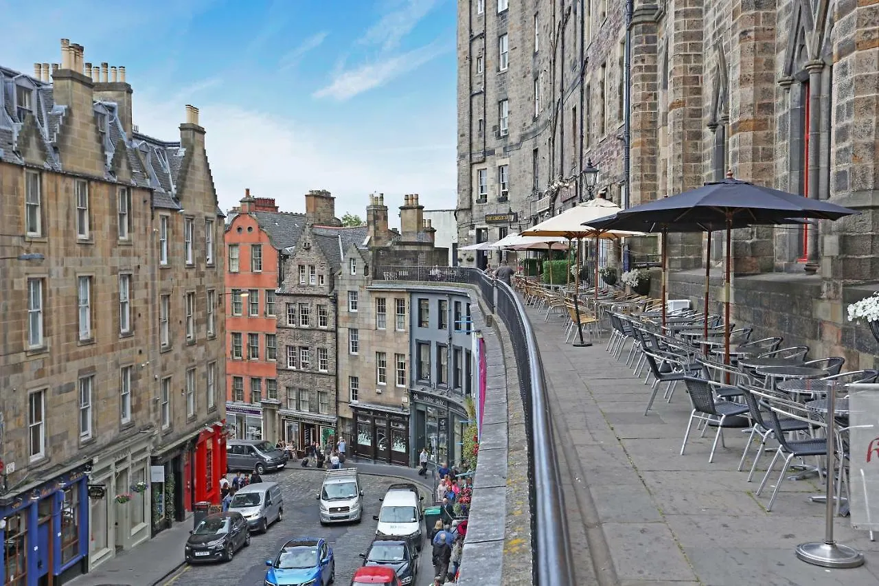 Apartment The Castle Hub Hotel Edinburgh